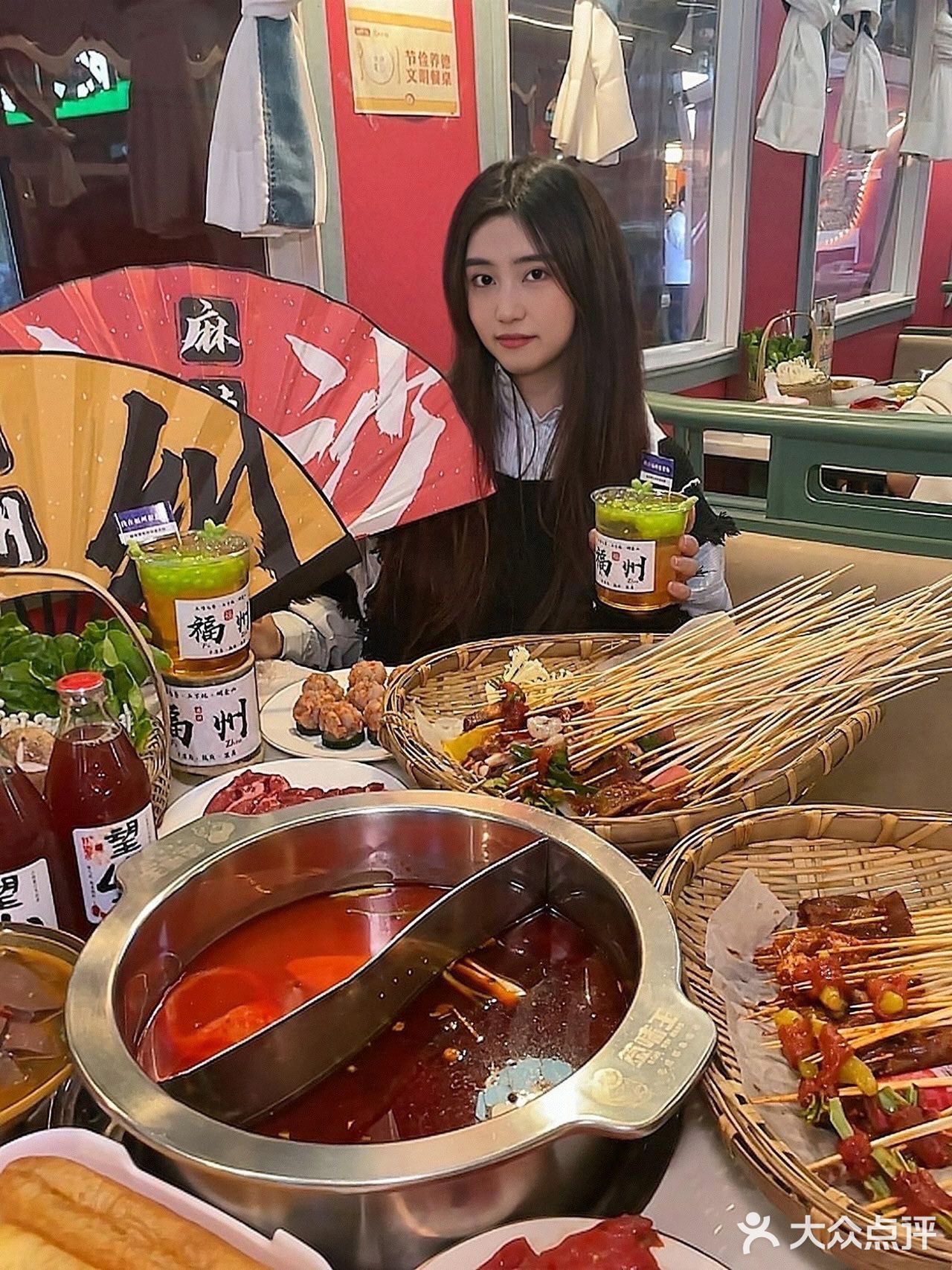 福州市中心！！在绿皮火车上吃串串🤤