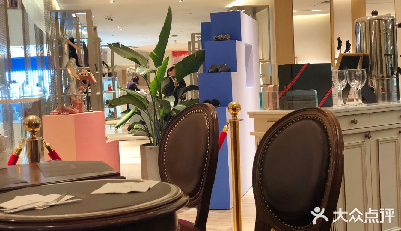 蛋糕招牌都卖完了就算了，随便点了一个泡芙的
