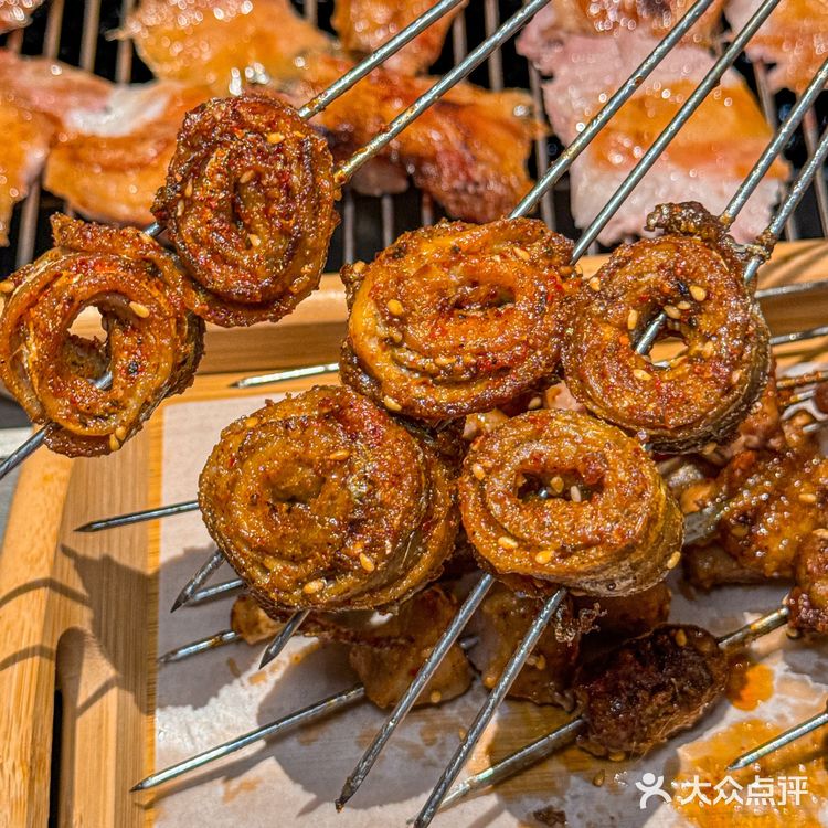 网友诚不骗我，这口鄂尔多斯烤羊腿确实好吃[流泪]