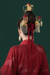 -艾米丽婚纱礼服