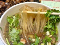 -郎吞虎咽酸辣粉(第一桥店)