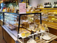 面包甜点陈列柜-匠造烘焙(上海湾店)