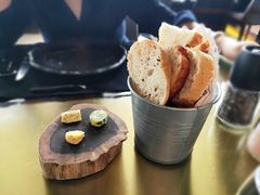 餐前包-AZUL by FUEL蓝色·法式酒馆(琶醍店)