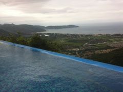 峭壁泳池-三亚亚龙湾人间天堂鸟巢度假村