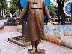 -梨大女人街