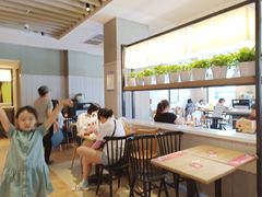 用餐区-肯德基(西稍门店)