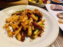 油焖腊肠春笋-肆海小川菜酒馆Wine Bistro (青年路店)