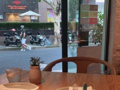 靠窗位-La Strada(安福路店)