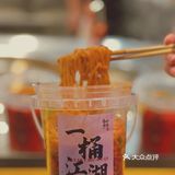 这蹄花，送我还真的就要了，来上一桶蹄花吧