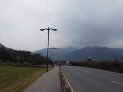 -峨眉山报国寺