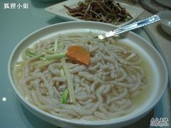 滑炒里脊丝-鹊华居·地道鲁菜·海鲜·融合味(大明湖店)