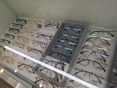 -明月眼镜(三坝店)