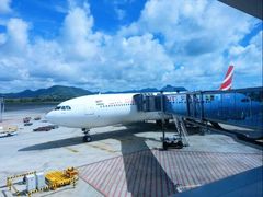 -西沃古尔·拉姆古兰爵士国际机场