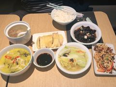 -老乡鸡(上海品尊国际中心店)