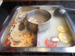 高汤鸳鸯锅-渝利重庆火锅