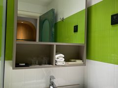 -泸州泸舍酒店(江阳区水井沟步行街店)