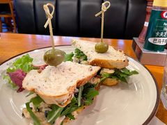 香草鸡肉牛油果三明治-COMMUNE幻师(五角场店)