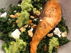 煎三文鱼牛油果色拉-Wagas沃歌斯(太古汇店)