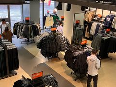 -百年港湾奥特莱斯(香炉礁店)