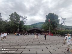 -峨眉山报国寺