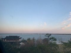 -上海滴水湖皇冠假日酒店