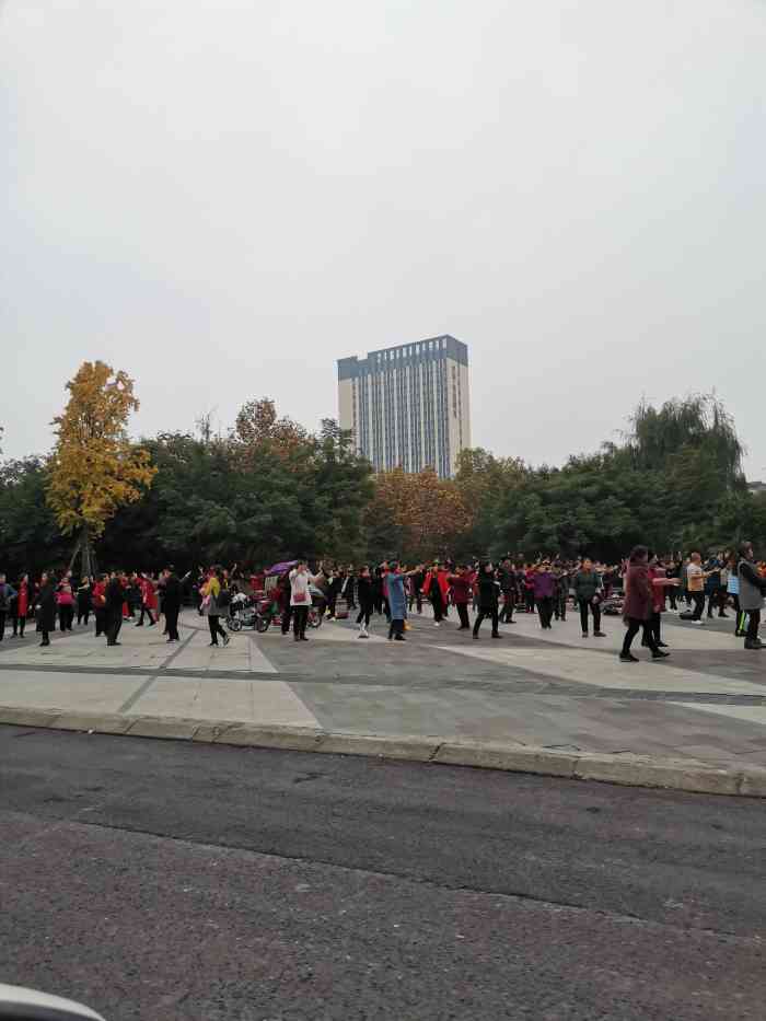 石犀运动公园-"要去二姐姐家里面吃饭,然后就从家坐地铁五.