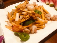 凉拌树花-青梅竹酒