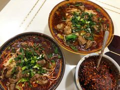 -胥佳烧鸡公牛肉面馆