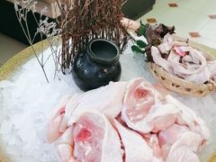 -洪氏嗨捞·广东猪肚鸡·椰子鸡火锅(西咸万象城店)