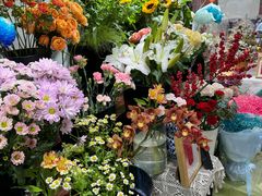 -何兮花店·气球派对鲜花店(马桥银春路万科城店)