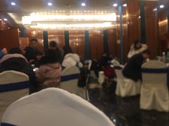 等位区-屋门口呷饭(捞刀河店)