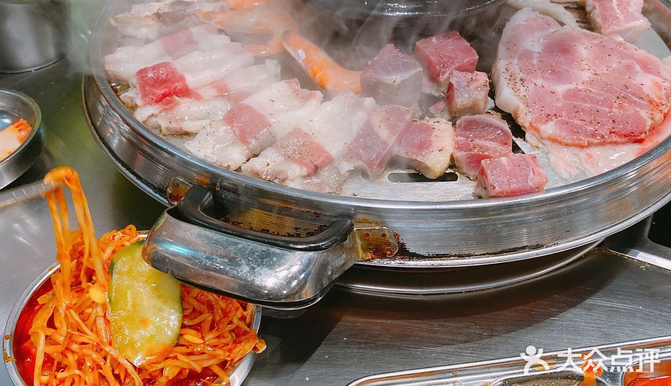 建设路自助烧烤，大口吃肉的感觉真爽～