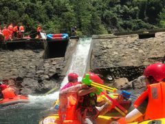 -安吉龙王山峡谷漂流