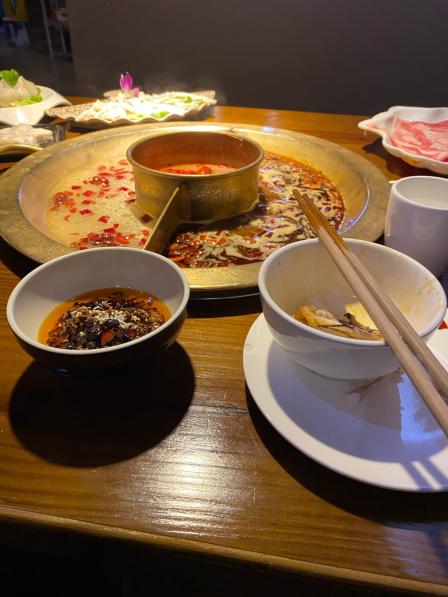 蜀香迎牛蛙火锅(万达店)-"牛蛙蛮嫩蛮好吃的锅底味道也还行 两个人.