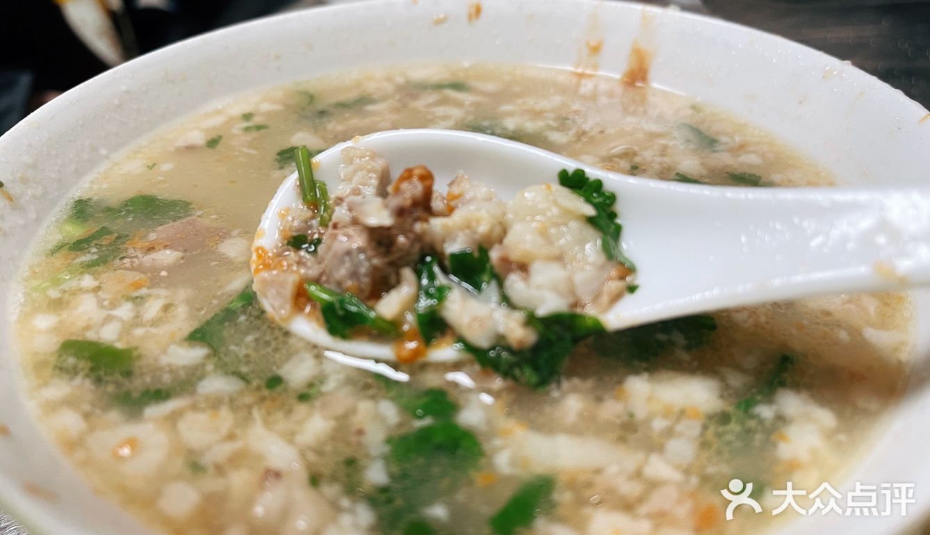小区里的烤串｜小串铁签烧烤