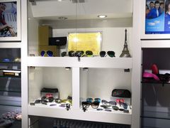-提一眼镜·蔡司·依视路(小寨店)