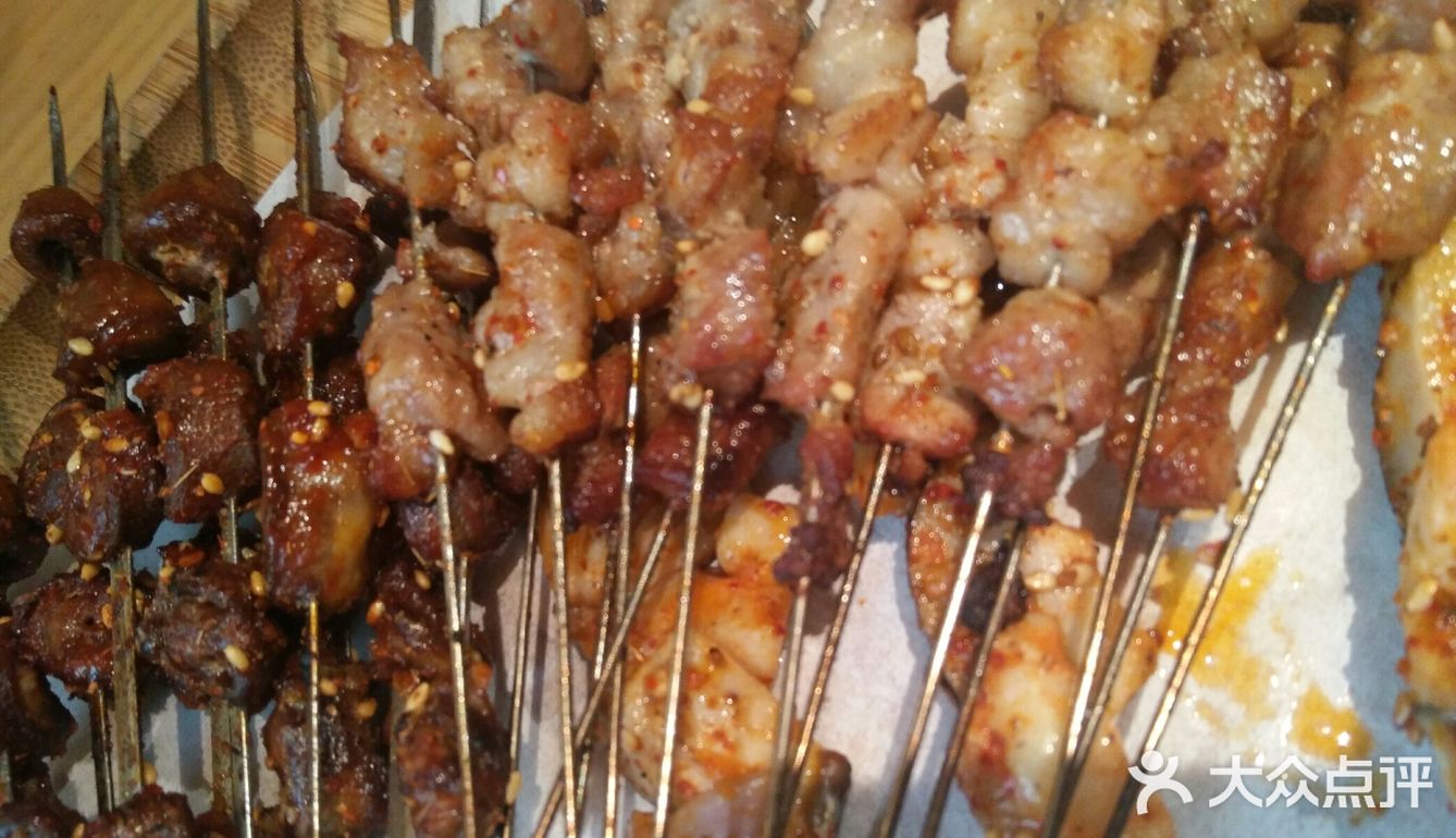 菜品方面还是比较全的,味道吃起来还不错