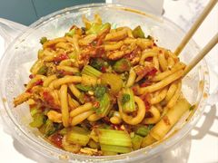 鸡肉炒米粉-玲玲米粉·新疆现炒米粉(大十字总店)