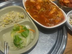 -明洞阿姨·韩式酱蟹烤肉·创意料理(三元桥店)