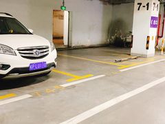 -大宁国际商业广场-地下停车库