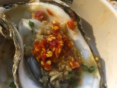 烤湛江生蚝-木屋烧烤(紫荆广场店)