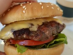 芝士牛肉汉堡-丽莎沙拉轻食餐厅(国贸店)