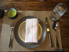 餐具摆设-Carbon莫卡哆·意大利复古集市餐厅(杭州大厦店)