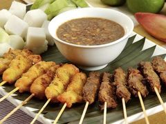 -东海岸人工湖美食村