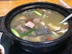 姬松茸炖鸡-妈妈的味道(和顺古镇店)