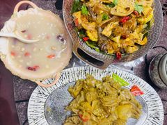 -天天向上素食餐厅(五台山店)
