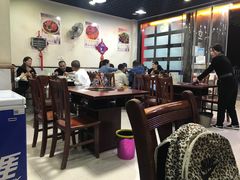大堂-丹水桥地锅鱼·翘嘴鲌·地方特色全鱼宴(丹江口大坝店)