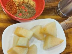 -哈尔滨小酒馆·鲜肉现穿自助烧烤(康新花园店)
