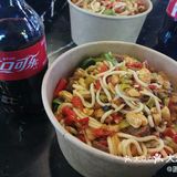 满满一大盒。选的中辣,非常过瘾。米粉非常软烂可口