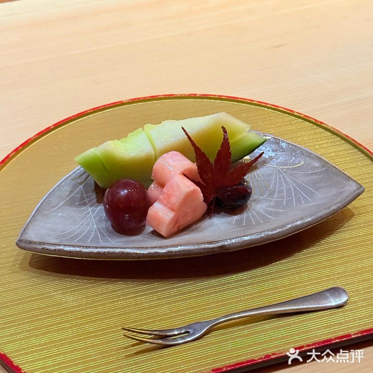 俩人吃的非常饱 食材很新鲜 菜式非常丰富 服务没得说